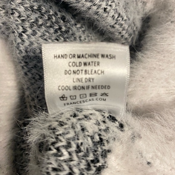 Francesca’s Mi Ami Eyelash Cozy Sweater White & Black Size Medium - Picture 8 of 10